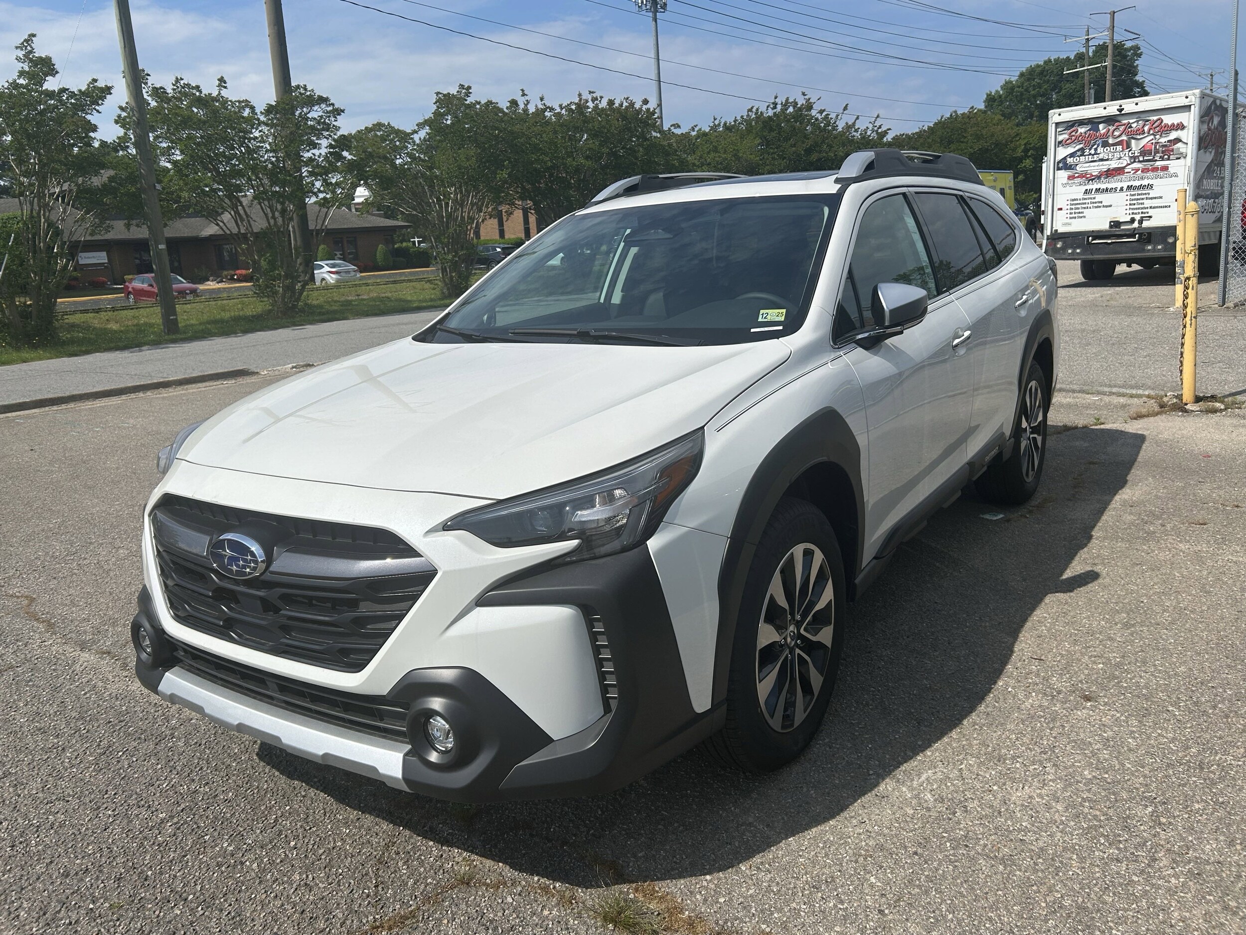 2025 Subaru Outback Touring photo 4