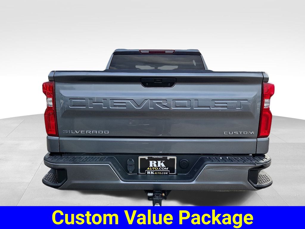 2021 Chevrolet Silverado 1500 Custom photo 4