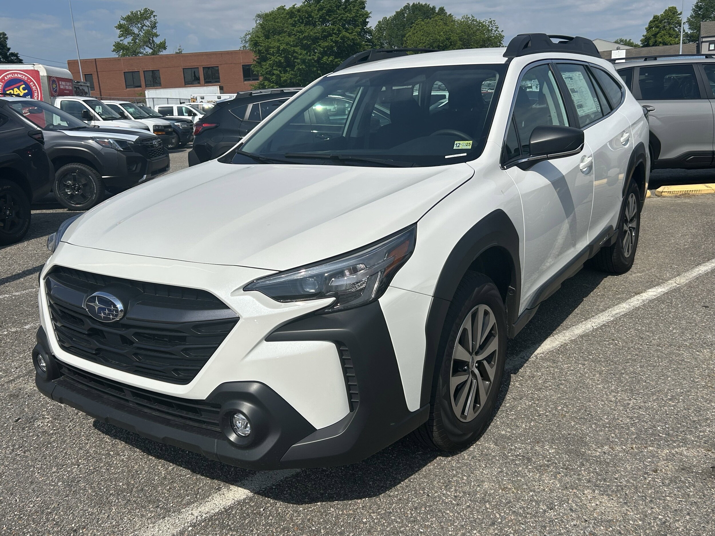 2025 Subaru Outback 2.5i photo 3
