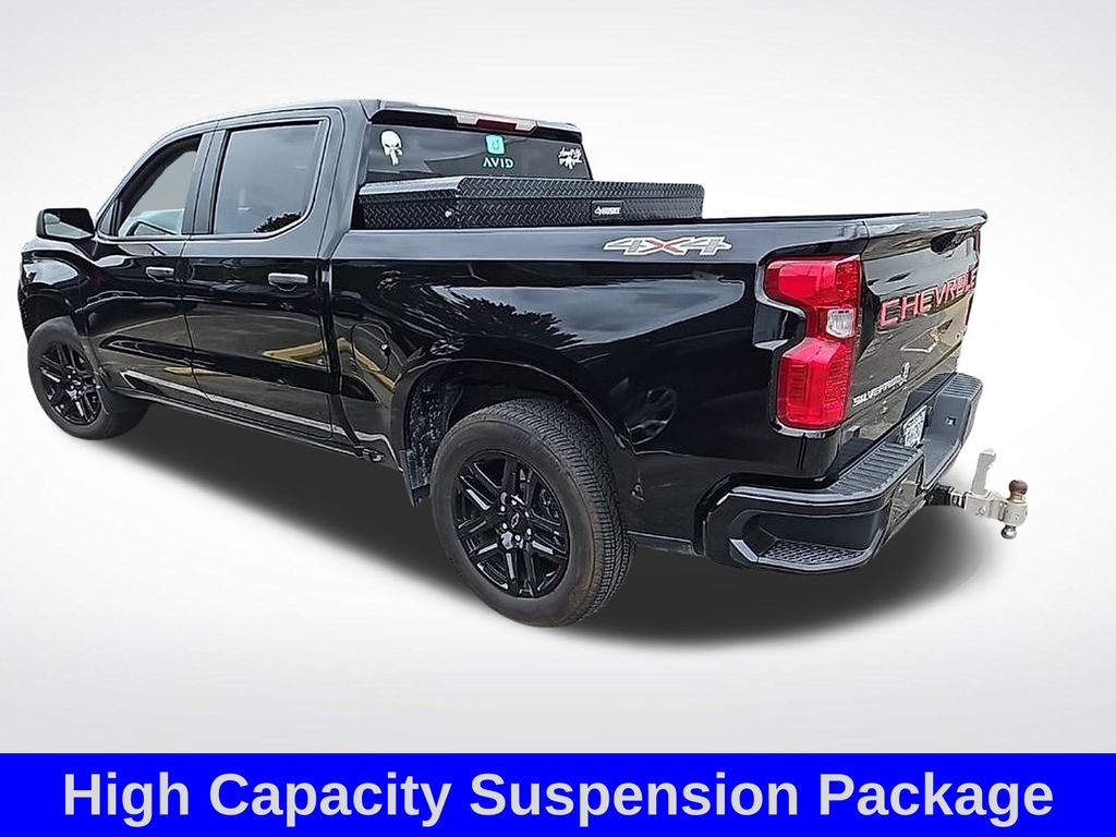2024 Chevrolet Silverado 1500 Custom photo 3