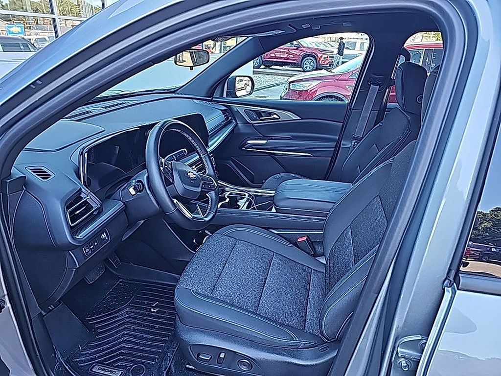 2025 Chevrolet Traverse 1LT photo 4