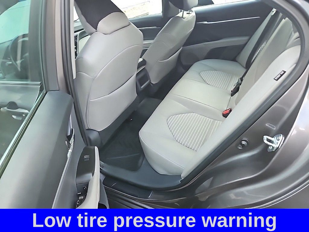 2021 Toyota Camry SE photo 4