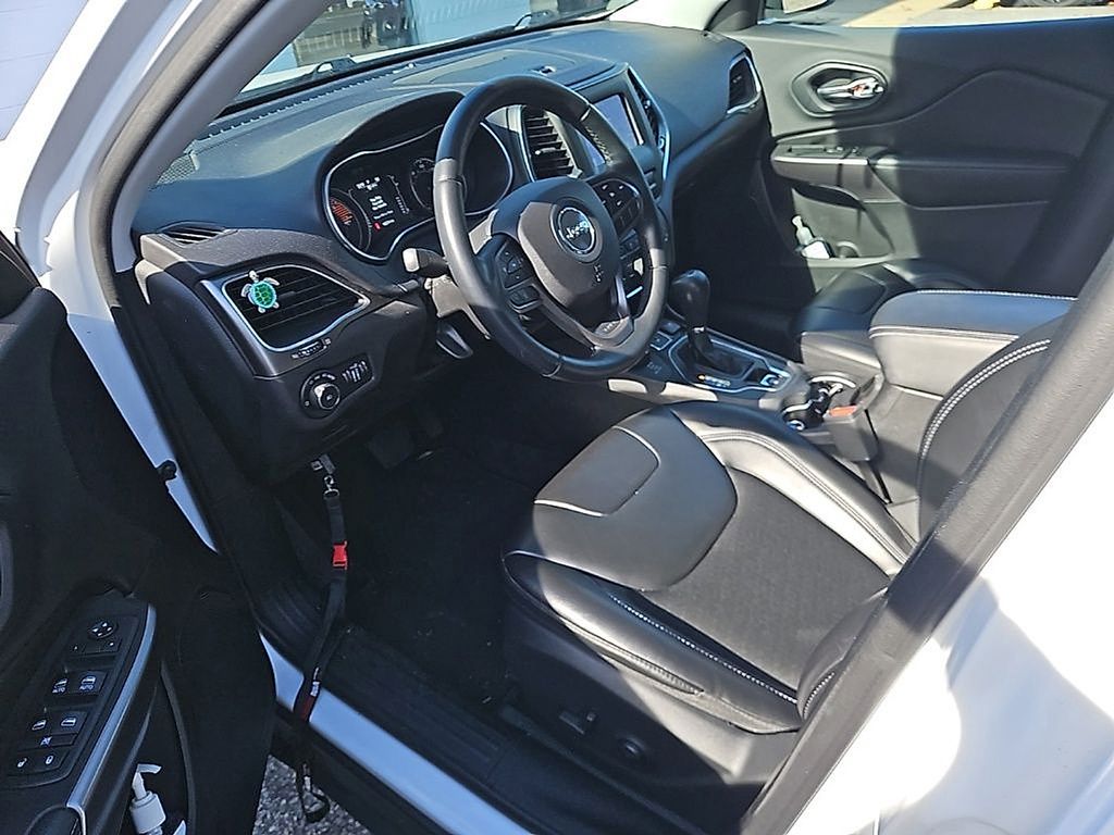 2019 Jeep Cherokee Latitude photo 3