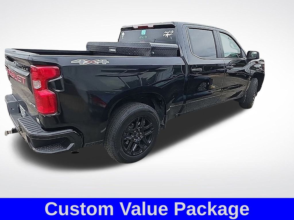 2024 Chevrolet Silverado 1500 Custom photo 2