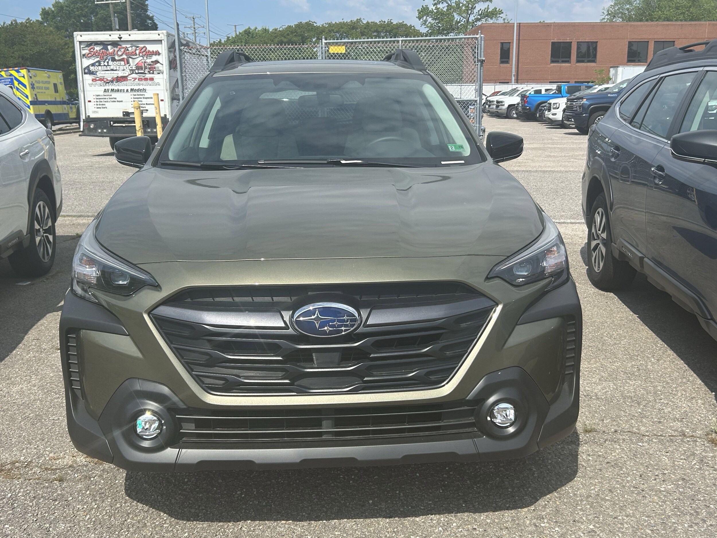 2025 Subaru Outback Premium photo 2