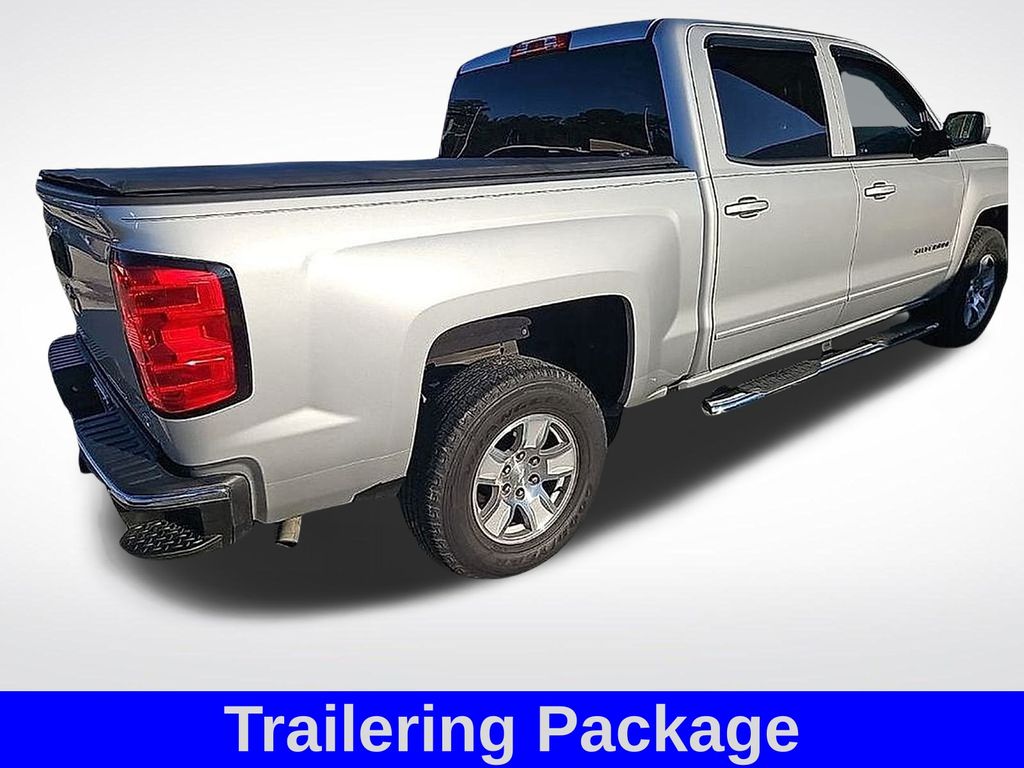 2018 Chevrolet Silverado 1500 LT photo 3