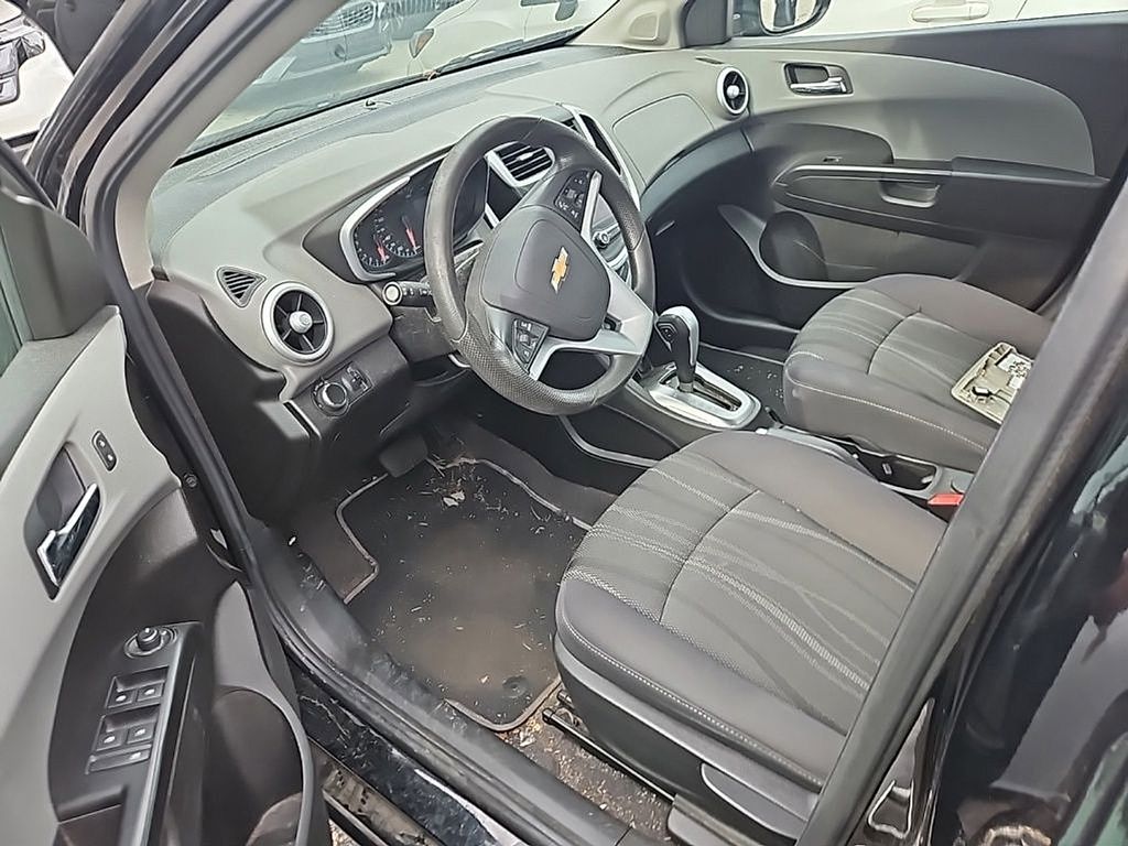 2020 Chevrolet Sonic LT photo 3