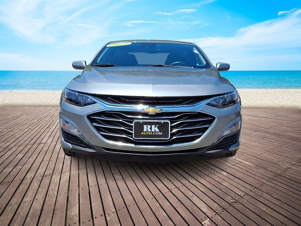Used 2025 Chevrolet Malibu