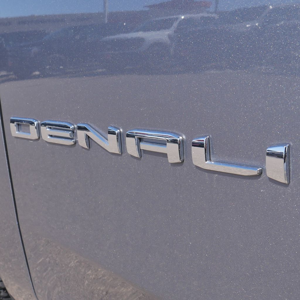 2021 GMC Yukon Denali - Photo 16