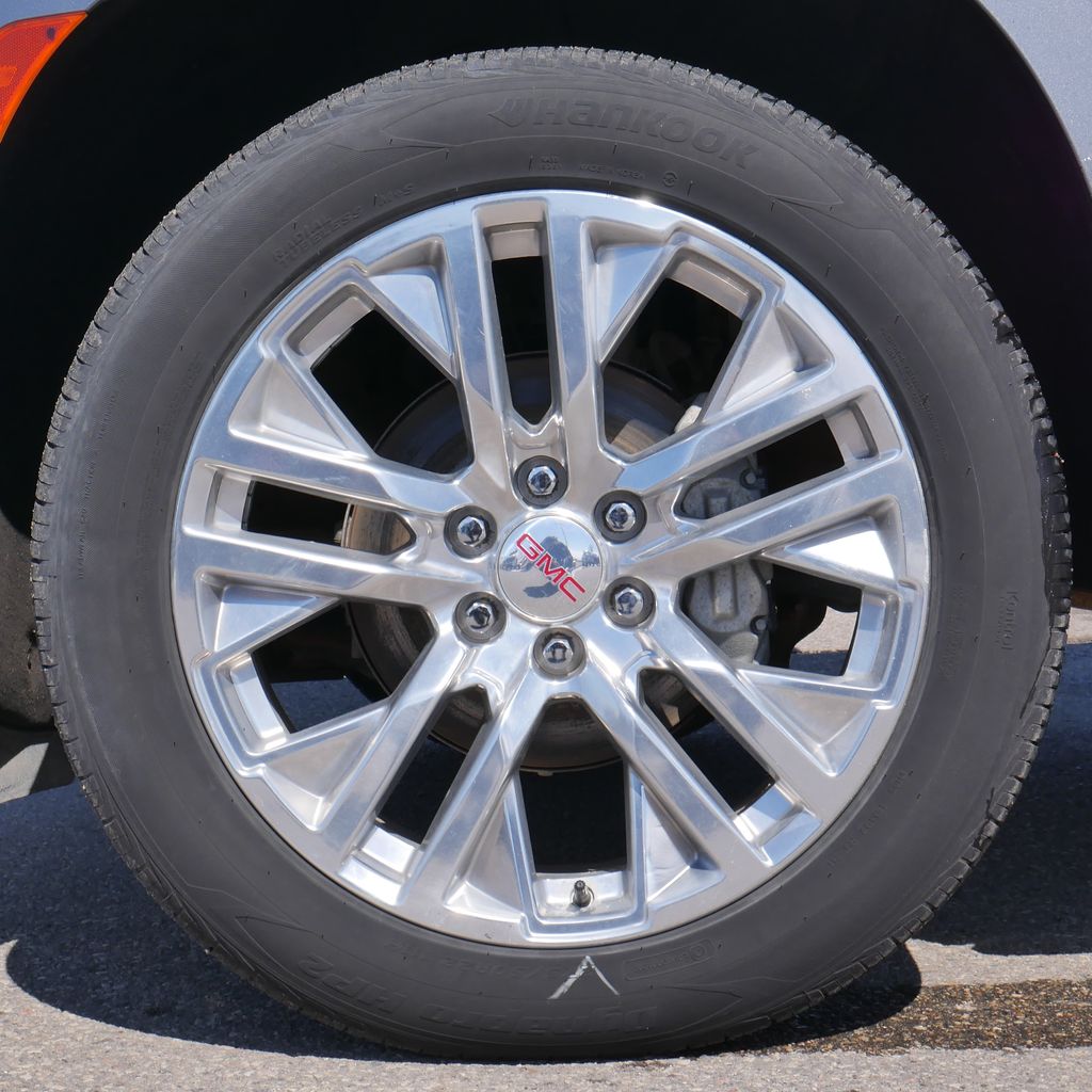 2021 GMC Yukon Denali - Photo 14