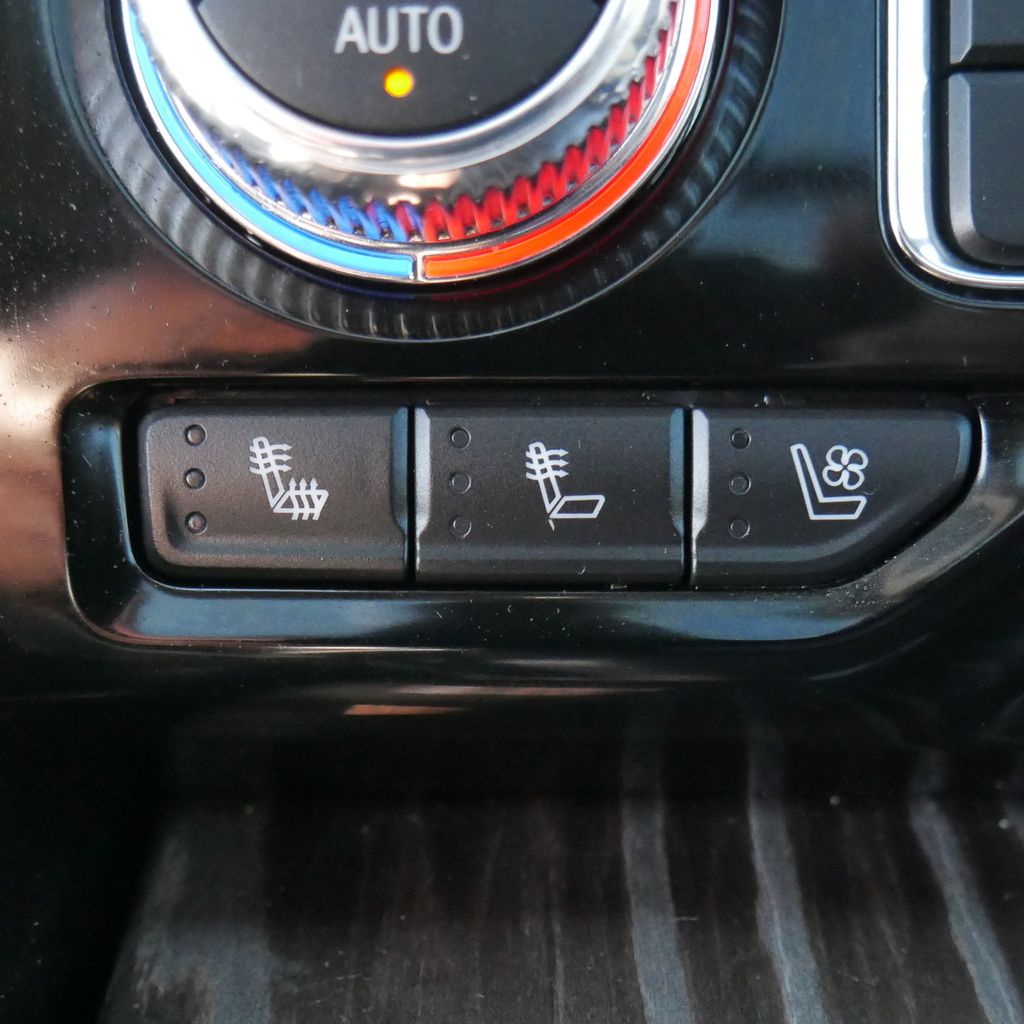 2021 GMC Yukon Denali - Photo 31