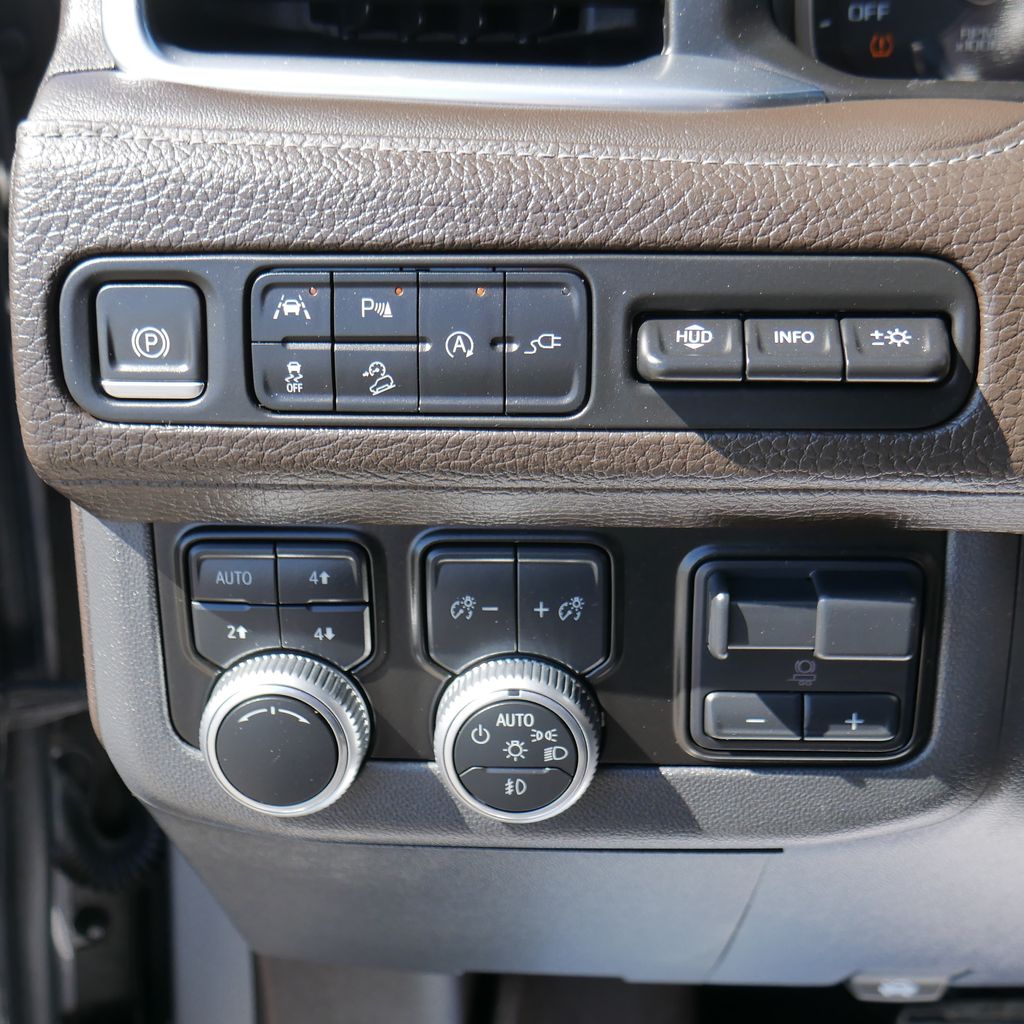 2021 GMC Yukon Denali - Photo 37