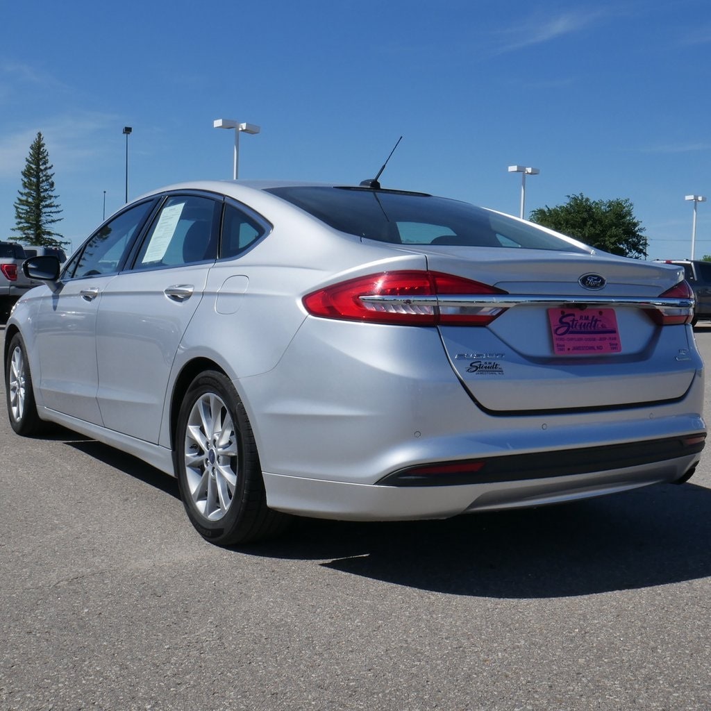 Used 2017 Ford Fusion SE with VIN 3FA6P0HD8HR311352 for sale in Jamestown, ND