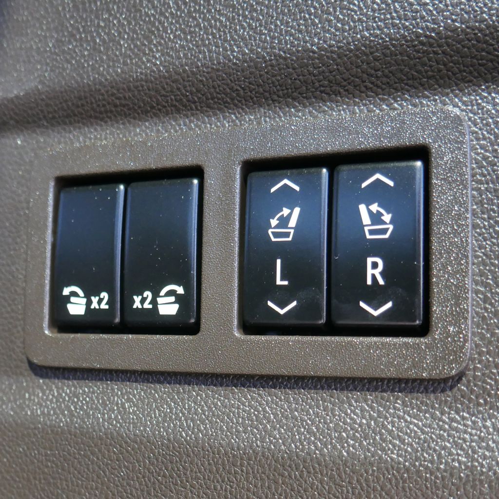 2021 GMC Yukon Denali - Photo 19