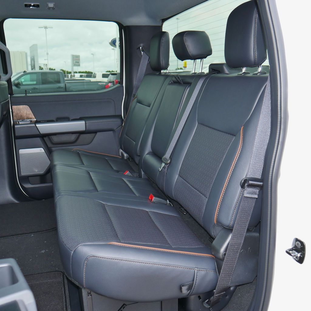 2026 Ford F-250 Super Duty Lariat - Photo 6