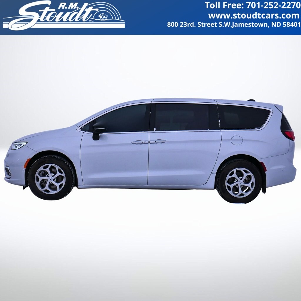 Used 2024 Chrysler Pacifica Limited Minivan/Van