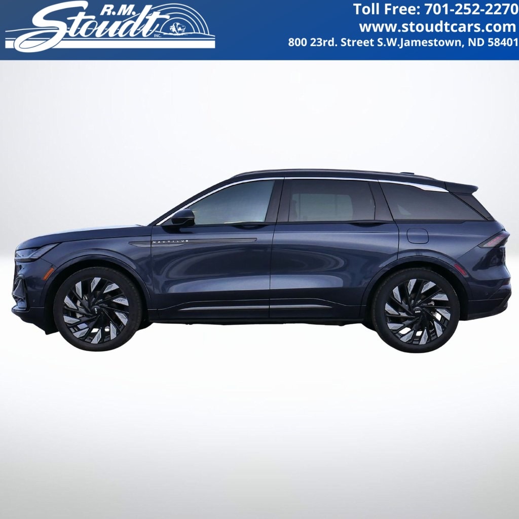 2024 Lincoln Nautilus Black Label's photo