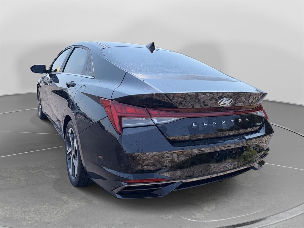 Used 2022 Hyundai Elantra Limited Sedan