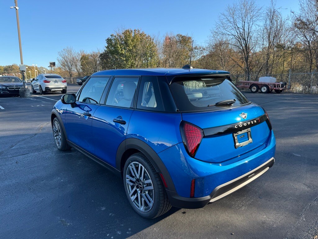 2025 Mini Cooper 4 Door Hardtop S photo 3