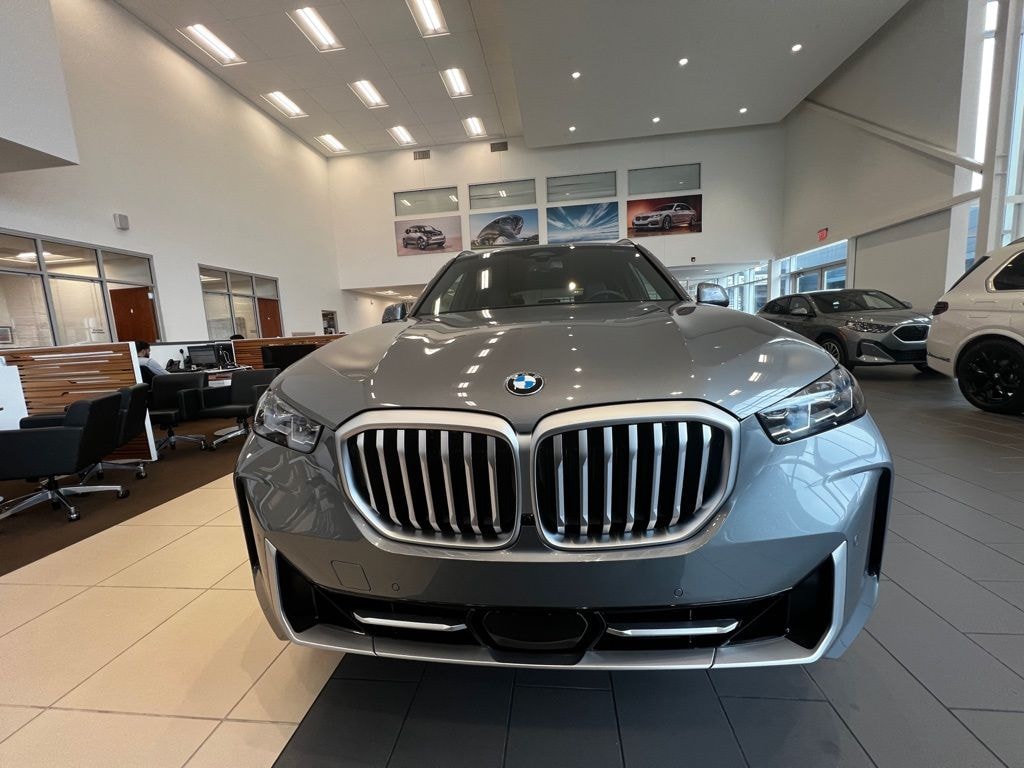 New 2026 BMW X5 sDrive40i SUV