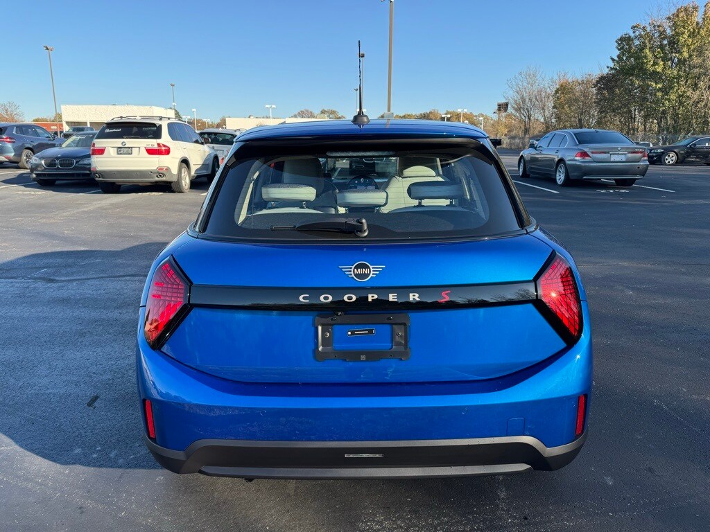 2025 Mini Cooper 4 Door Hardtop S photo 4
