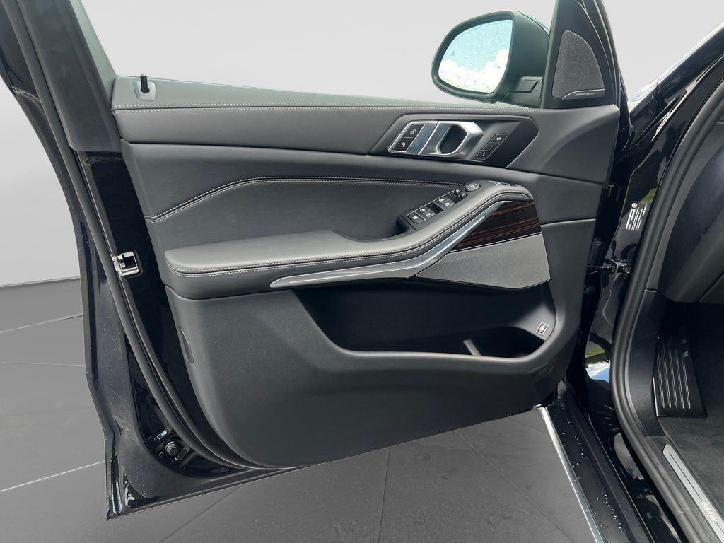 2026 BMW X5 50e - Photo 11