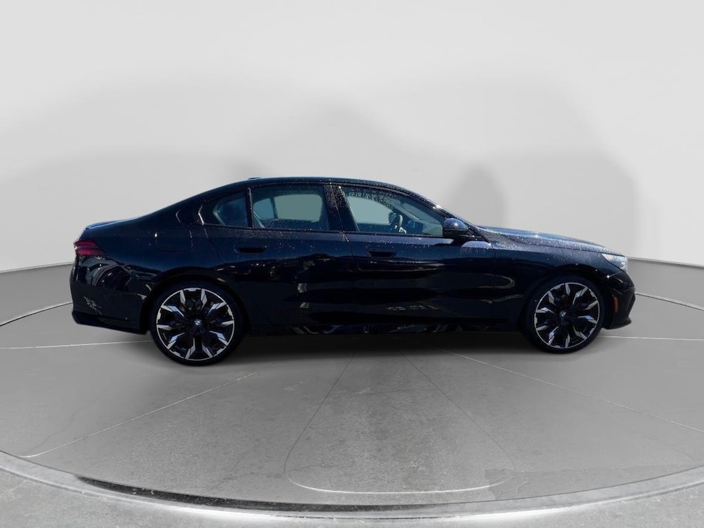 New 2026 BMW 5 Series 550e xDrive Sedan