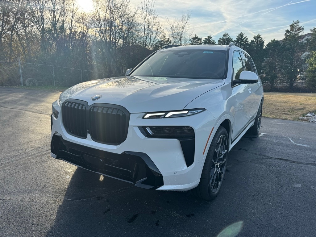 2026 BMW X7 40i's photo