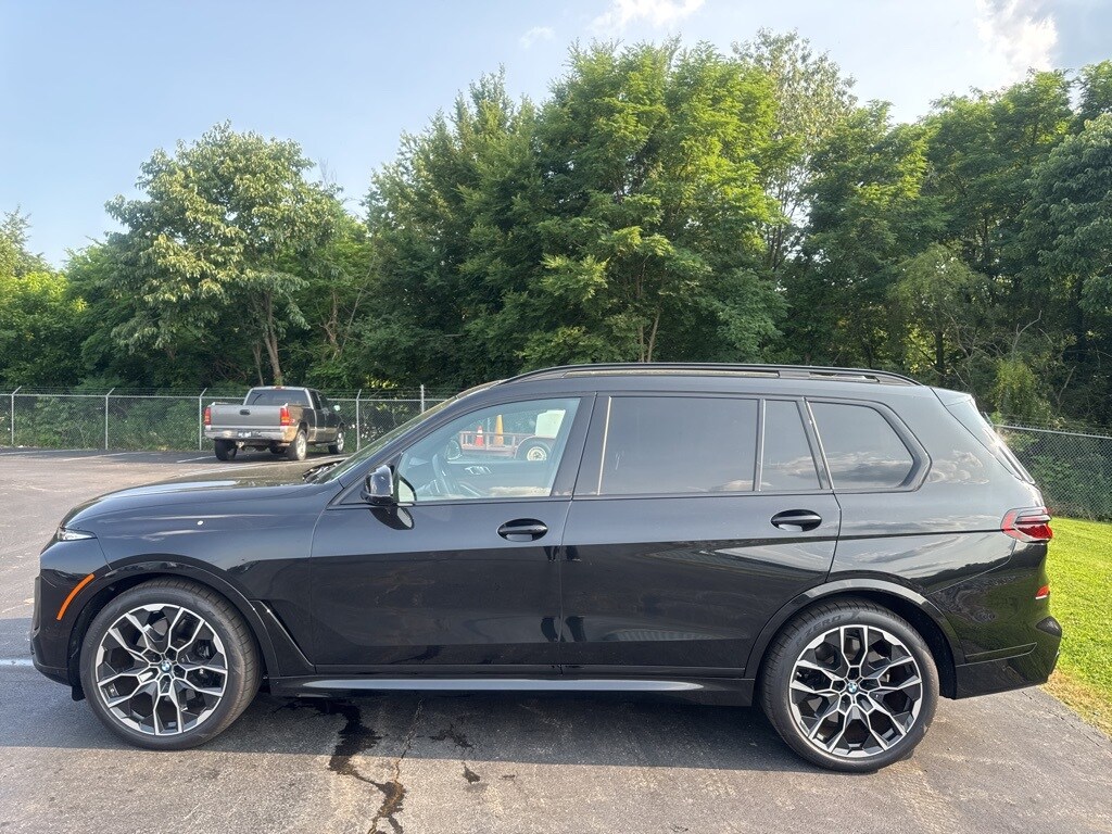 2025 Bmw X7 M60i photo 2