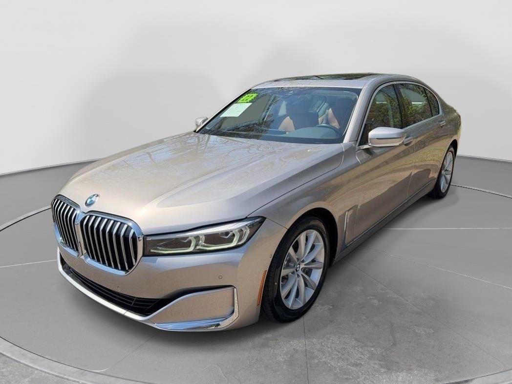 2022 BMW 7 Series 740i's photo
