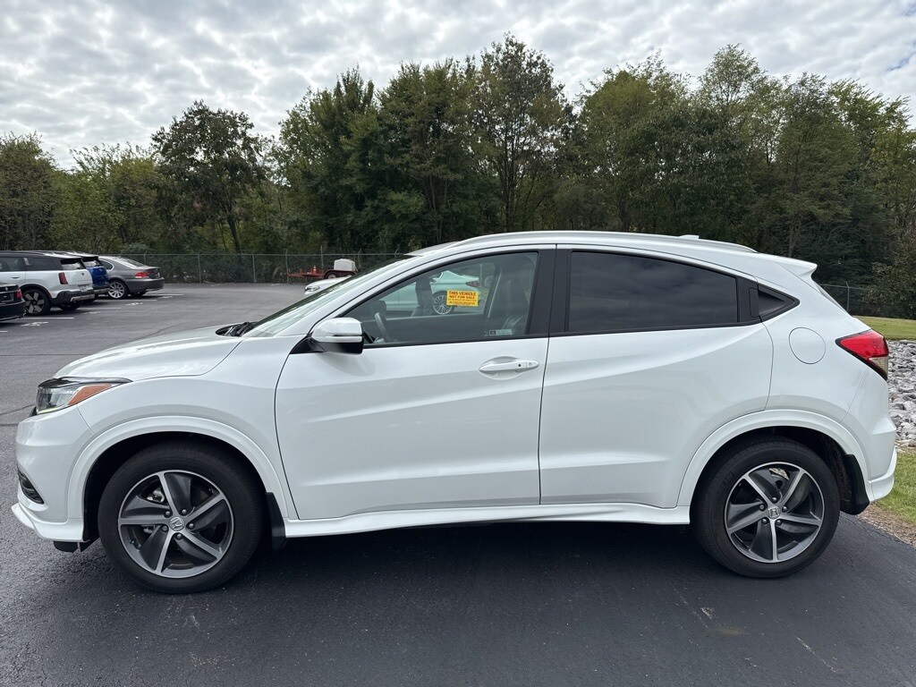 2019 Honda HR-V Touring photo 2