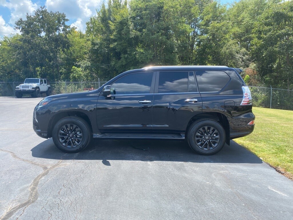 2021 Lexus GX 460 photo 2
