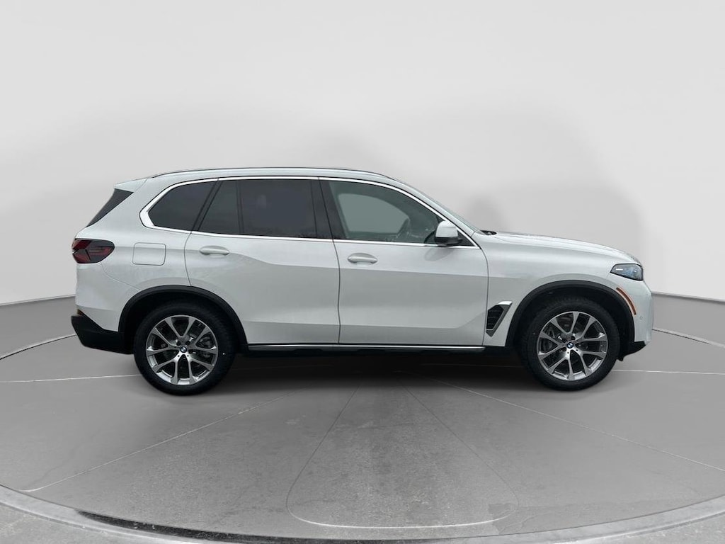 New 2026 BMW X5 sDrive40i SUV