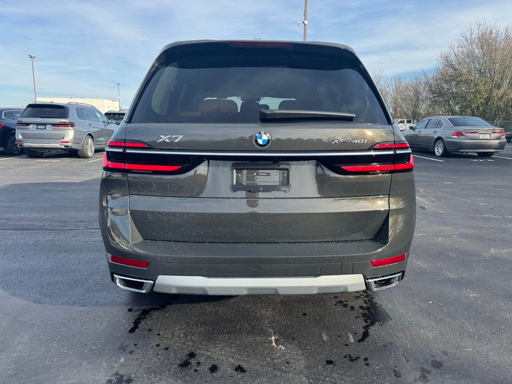 New 2026 BMW X7 xDrive40i SUV