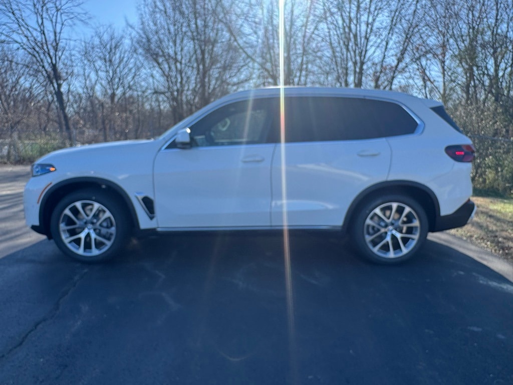 New 2026 BMW X5 sDrive40i SUV