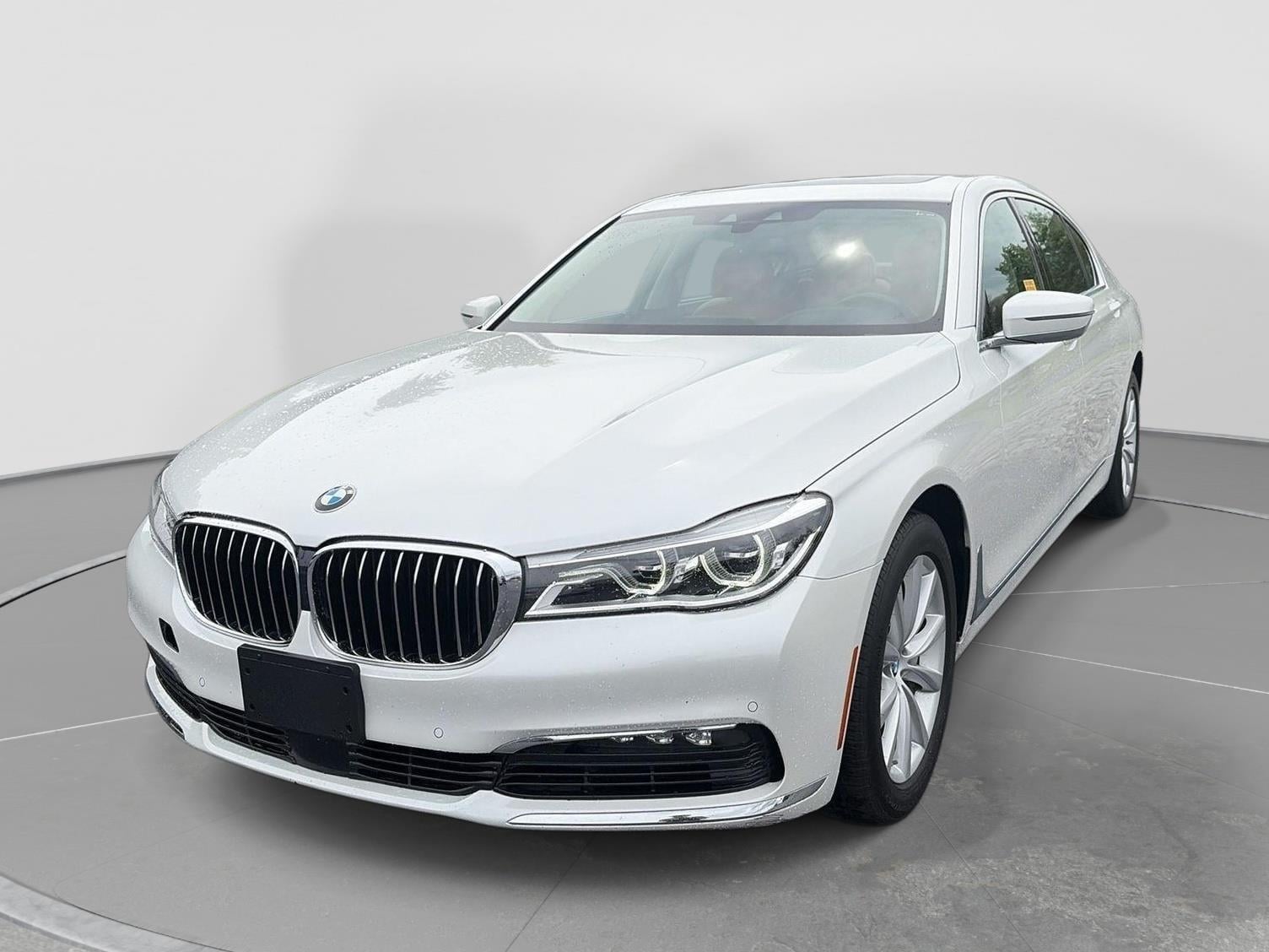 2018 BMW 7 Series 750i's photo