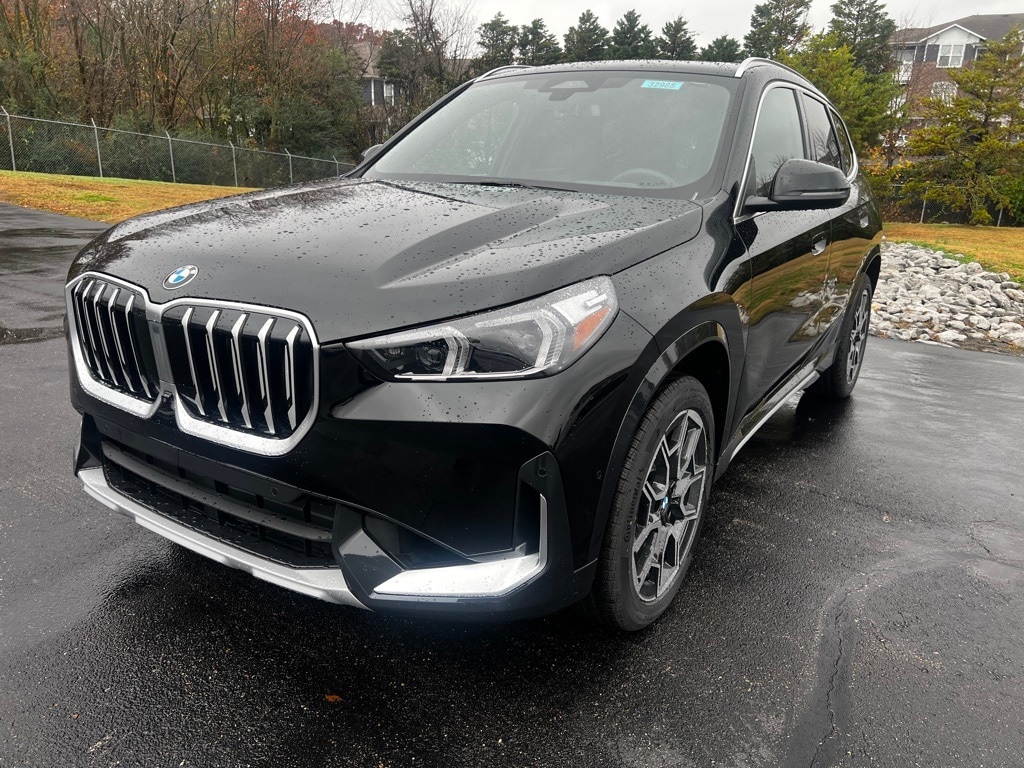 2026 BMW X1 28i's photo