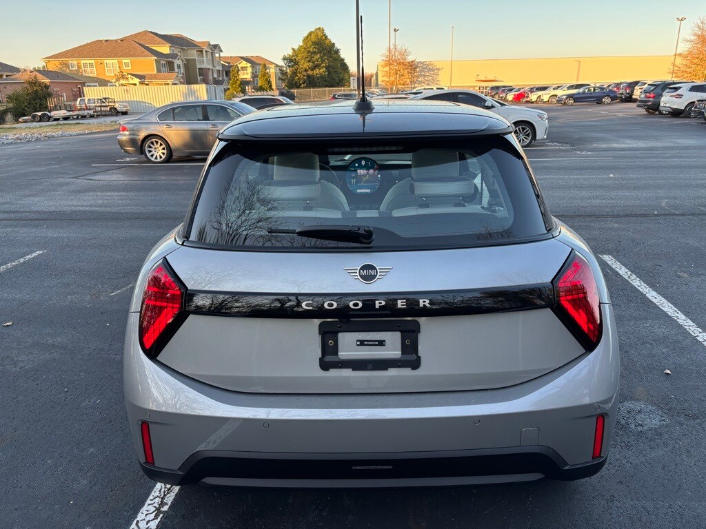 2025 Mini Cooper 2 Door Hardtop photo 4