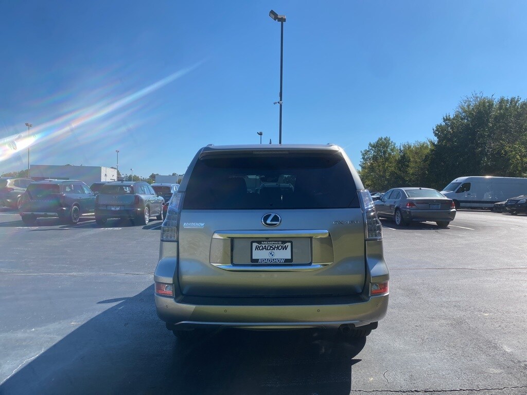 2022 Lexus GX 460 Luxury photo 4
