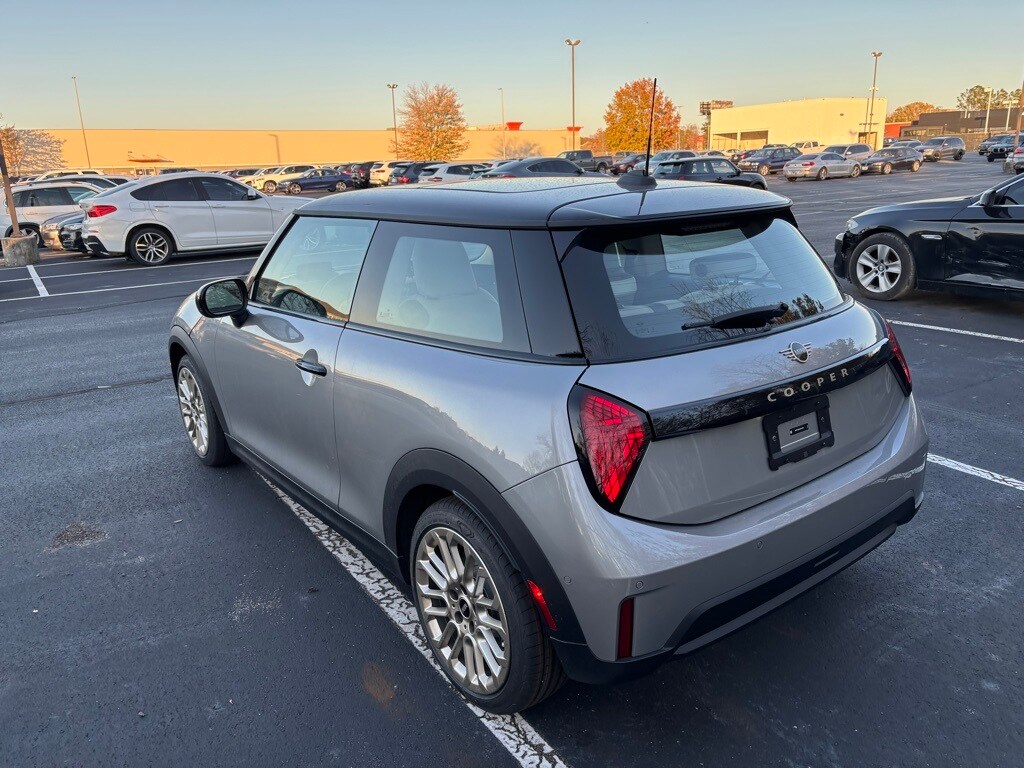 2025 Mini Cooper 2 Door Hardtop photo 3