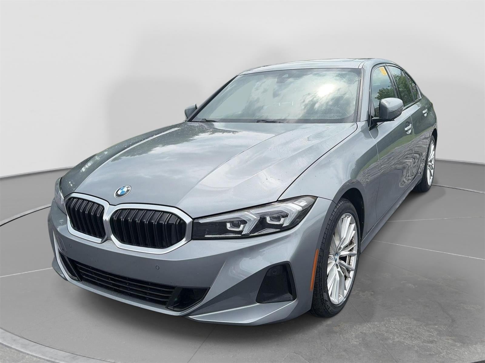 2023 BMW 3 Series 330i Sedan's photo