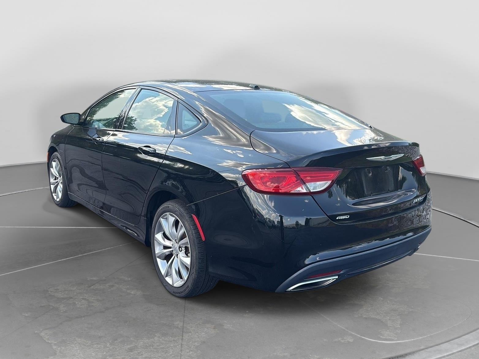 Used 2015 Chrysler 200 S with VIN 1C3CCCDG7FN560482 for sale in Memphis, TN