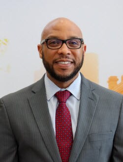 Staff member Chris Ewell from ID_352410