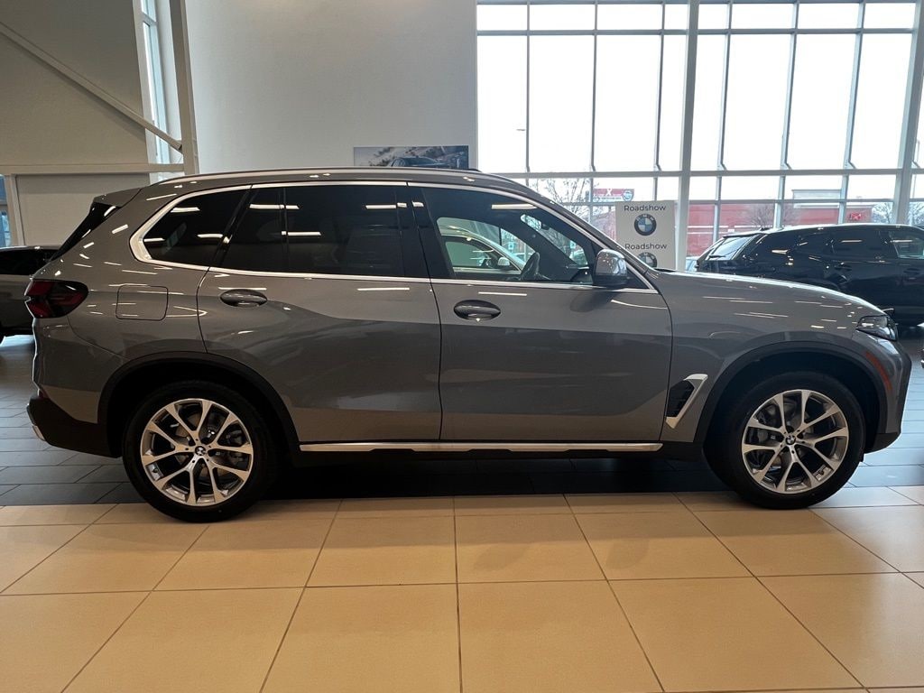 New 2026 BMW X5 sDrive40i SUV