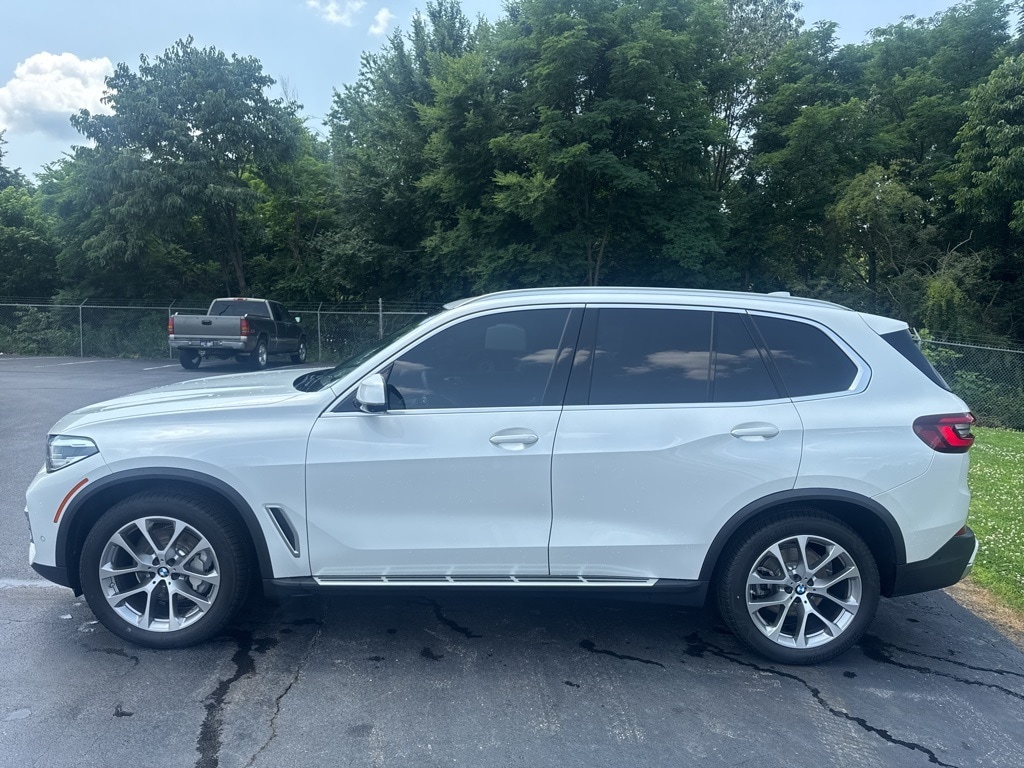 Used 2023 BMW X5 40i with VIN 5UXCR6C05P9R40672 for sale in Cordova, TN