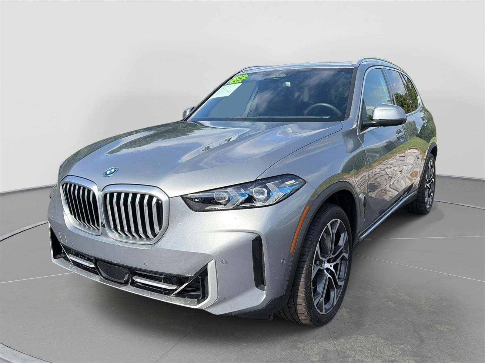 2025 BMW X5 xDrive50e's photo
