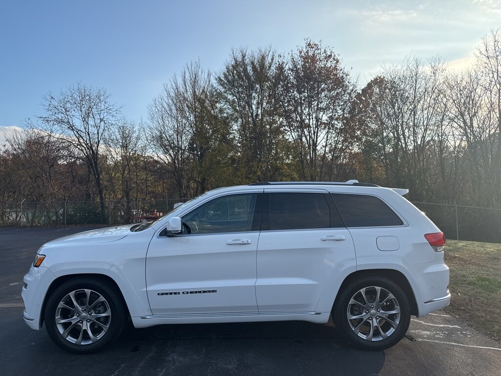 2019 Jeep Grand Cherokee Summit photo 2