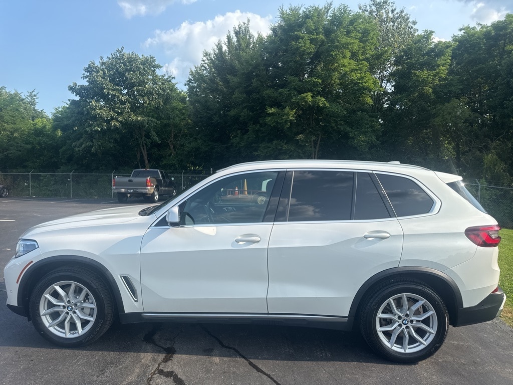 Used 2021 BMW X5 40i with VIN 5UXCR6C06M9D88307 for sale in Cordova, TN