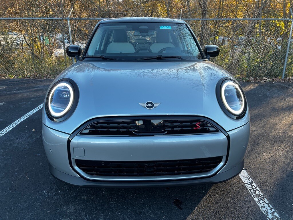 2025 Mini Cooper 4 Door Hardtop S photo 2