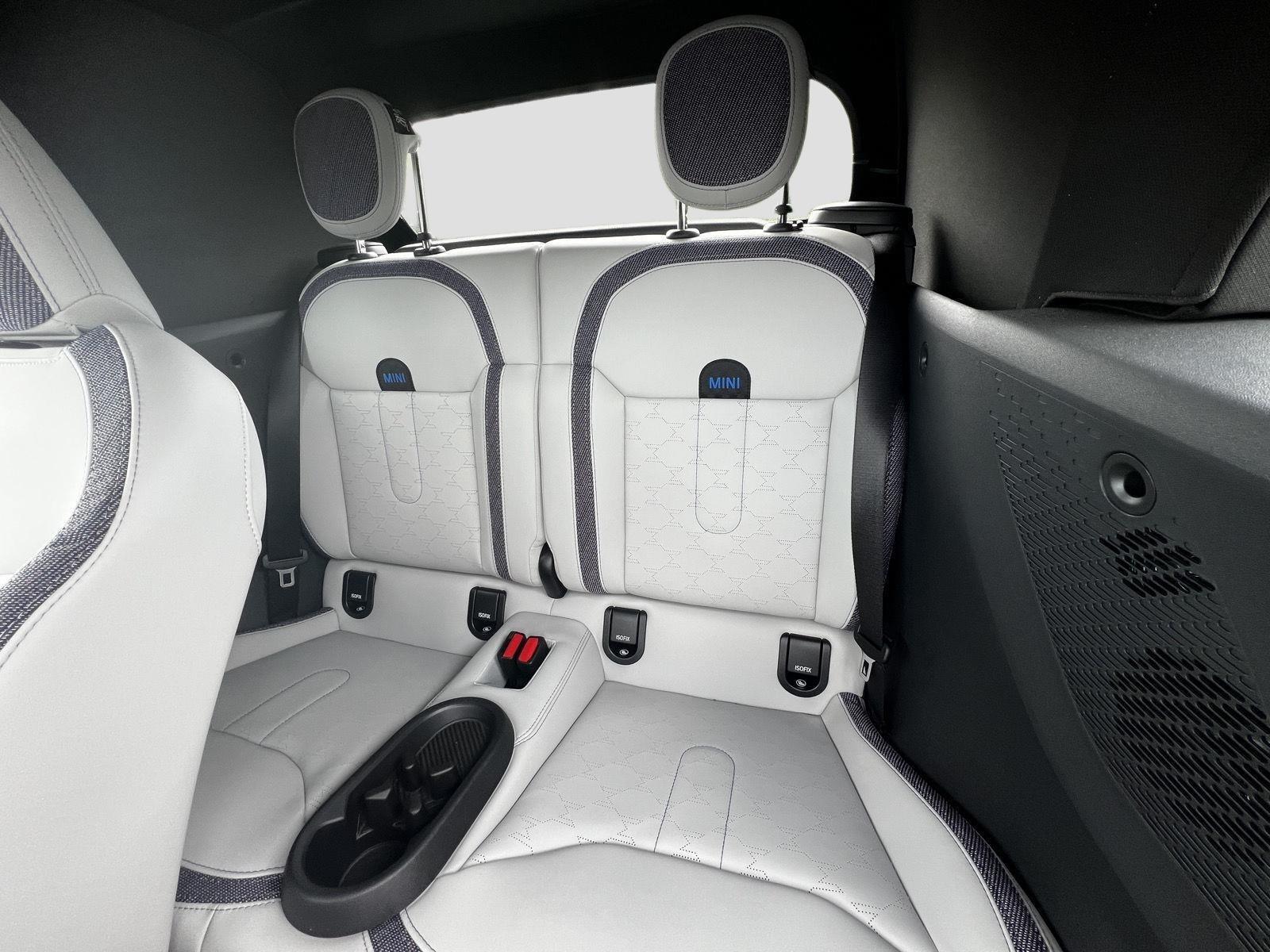 2026 MINI Convertible Base - Photo 17
